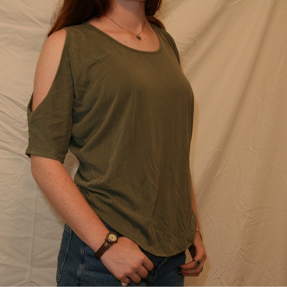 NEW WITH TAGS Green Envelope Open Shoulder Dress Shirt - Picture 1 of 4